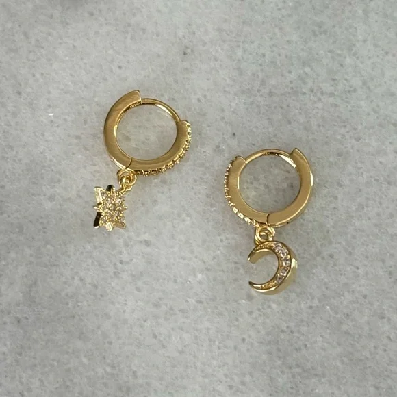 Gold Crystal Pave Star Moon Dangle Huggie Hoop Earrings
Brand New - Picture 1 of 5